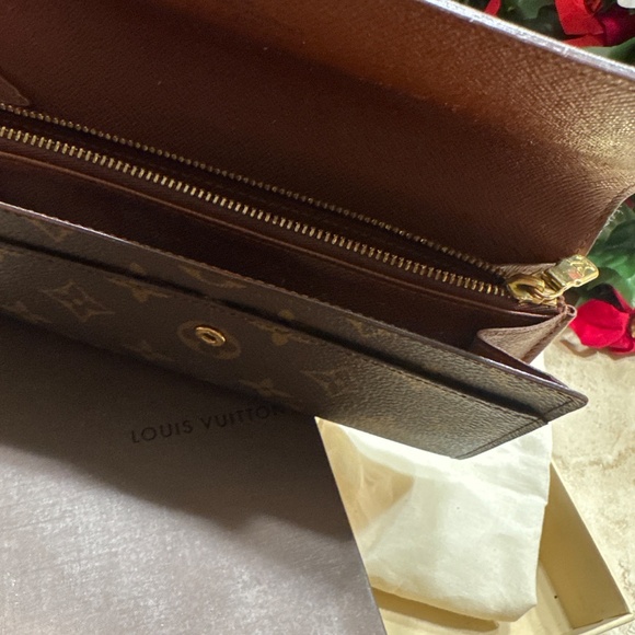 Wallet - Picture 3 of 3